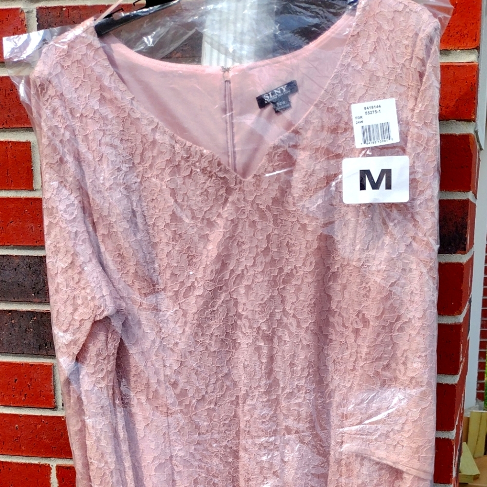 NWT - Beautiful pink lace and sequin dress for prom, wedding or special event